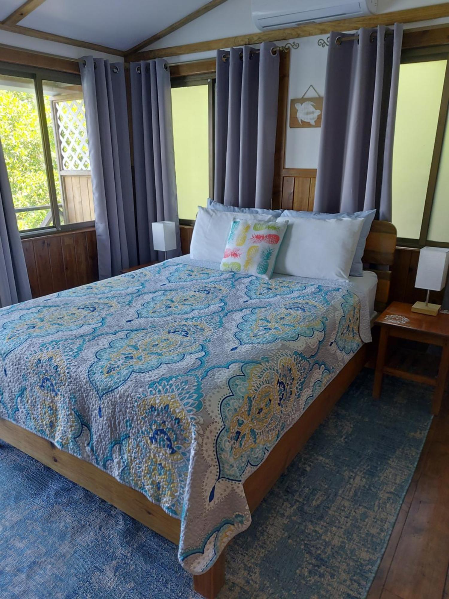 The Sunsetter Bed & Breakfast 博卡斯德尔托罗 外观 照片