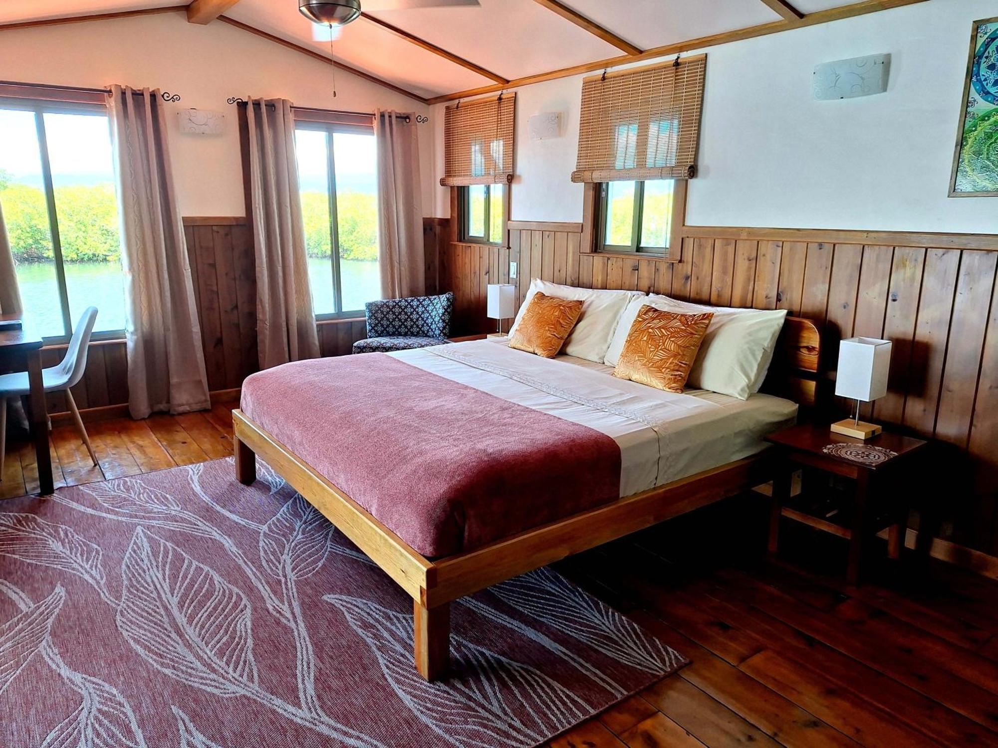 The Sunsetter Bed & Breakfast 博卡斯德尔托罗 外观 照片